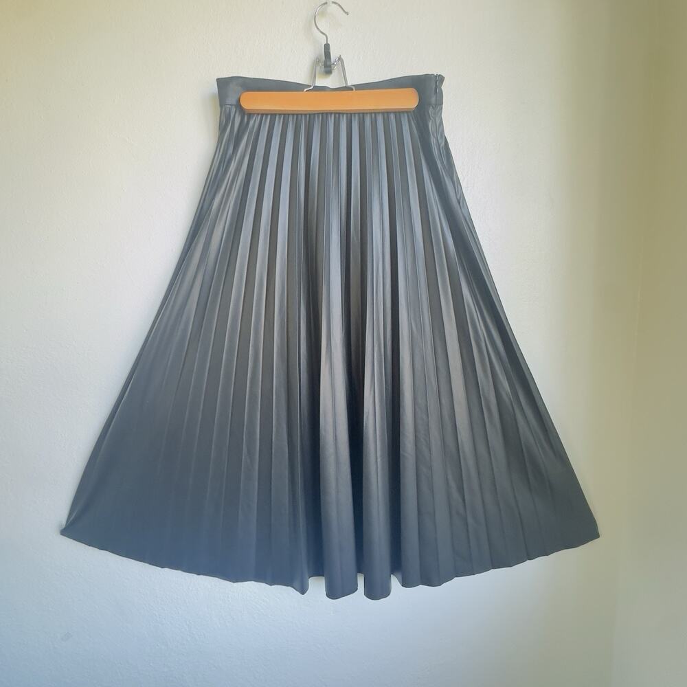 Zara Woman Black Pleated Faux Leather Midi Skirt Size Small Knife Pleat A-Line